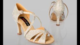 المغنية الراقصة: أحذية الزفاف للحركات الرشيقة