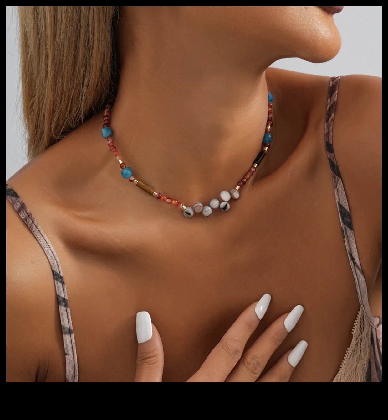 خيال مشع: حلم في روعة مشعة مع مجموعة قلادة لدينا