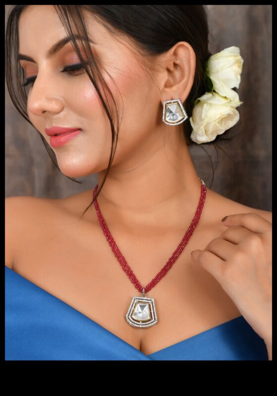 خيال مشع: حلم في روعة مشعة مع مجموعة قلادة لدينا