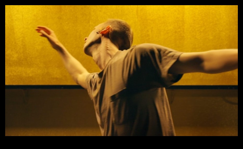 الفنتازيا ذات الأصابع: الكشف عن روايات مصغرة بالحبر اليدوي