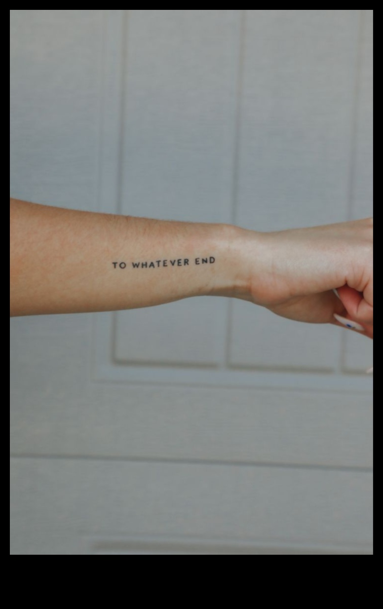 سحر صغير: وشم المعصم يلقي تعويذة مبهجة